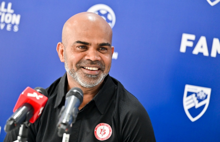 ޕްރީ ސީޒަނެއް ނެތި ގާތްގާތުގައި މެޗު ކުޅެން އުނދަގޫ