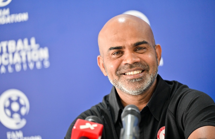 އީގަލްސްގެ ވަކިވަކި ކުޅުންތެރިންނަށް ސަމާލުވާނަން