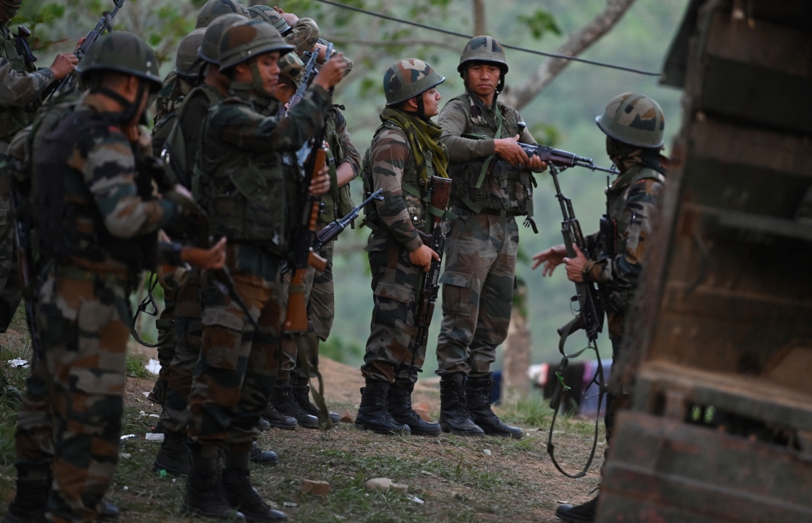 އިންޑިޔާގެ ނަސްލީ ތަޅާފޮޅުންތަކުގައި 50 މަރު