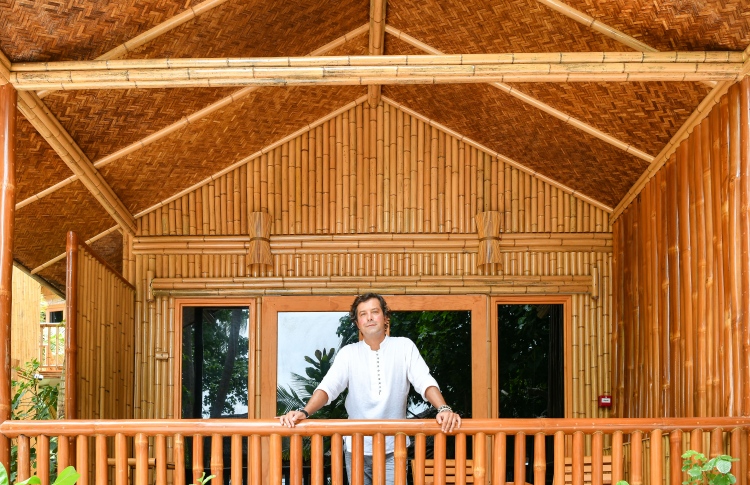 6،000 އޮނު ގަހުގެ ހޮޓަލާއެކު އިންގިލާބީ ރީތިކަން