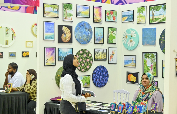 އިންޓަނޭޝަނަލް އާޓްސް ސްކޫލެއް އަޅާނެ ބަޔަކު ހޯދަނީ