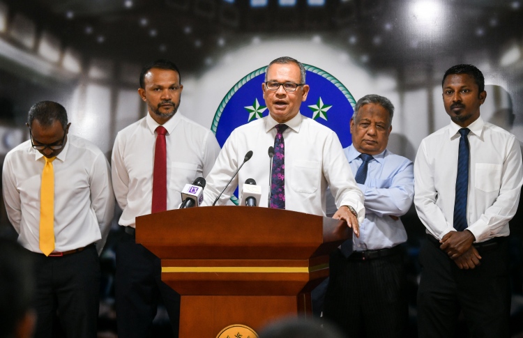 ޝާހިދުގެ އިތުބާރު ނެތް މައްސަލަ އަލުން ހުށަހަޅަނީ