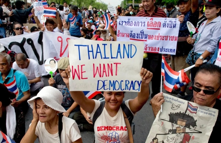 އިންތިހާބާއެކު ތައިލެންޑްގެ އަސްކަރީ ވެރިކަން ނިމުމަކަށް