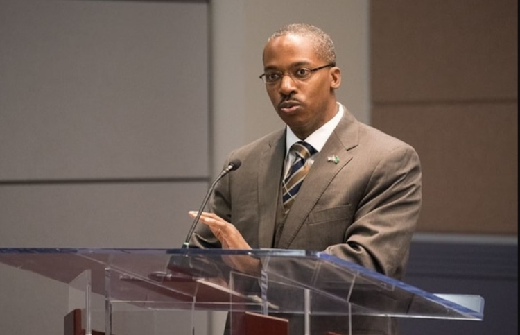 ދެކުނު އެފްރިކާ އިން އެމެރިކާގެ ސަފީރާ ސުވާލުކޮށްފި