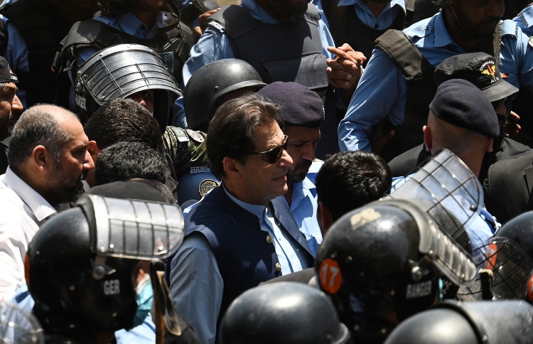 ޕާކިސްތާނުގައިއޮތީ ޖަންގަލީގެ ގާނޫނުތޯ ސުވާލުއުފައްދައިފި