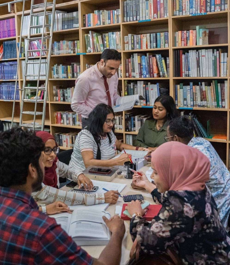 މެޕްސް ކޮލެޖް ޓްރިވިއާ ކުއިޒުން މޮޅުވެގެން ހިލޭ ކޯހެއް