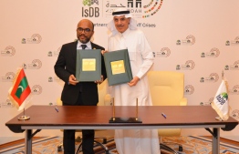 Maldives Minister of Finance Ibrahim Ameer signed on the agreement on behalf of the Maldives government while the President and Chairman of Islamic Development Bank (IsDB) Dr. Muhammad Al Jasser signed on behalf of the bank-- Photo: Ministry of Finance