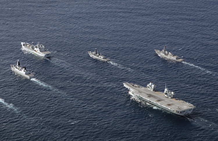 އެމެރިކާ ނޭވީން އިންޑިއާ ކަނޑުން ބޯޓެއް ހިފަހައްޓައިފި