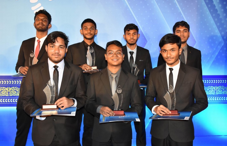 އޭލެވެލްގައި އަހުމަދިއްޔާ އަށް ރަން އަަހަރެއް!