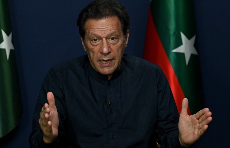 ސިފައިންނާ އެއްވެސް މައްސަލައެއް ނެތް: އިމްރާން