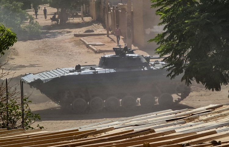 ހަމަލާތައް މެދުކަނޑާލަން އެއްބަސްވެ ހަނގުރާމަ ކުރިއަށް