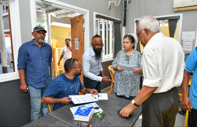 އެމްޑީޕީން އެދުނު ބަޔަކު ސިޔާސީ މަގާމުތަކުން ވަކިކޮށްފި