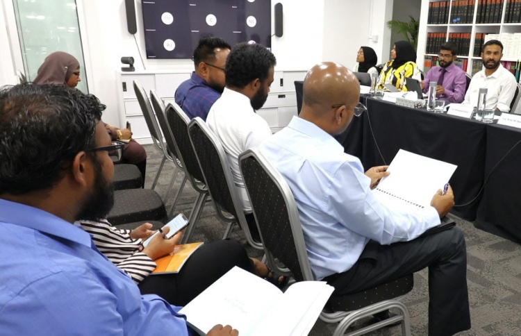 ބޮޑު ދެ ގާނޫނާ ގުޅިގެން ވަކީލުންނަށް ހާއްސަ ފޯރަމެއް