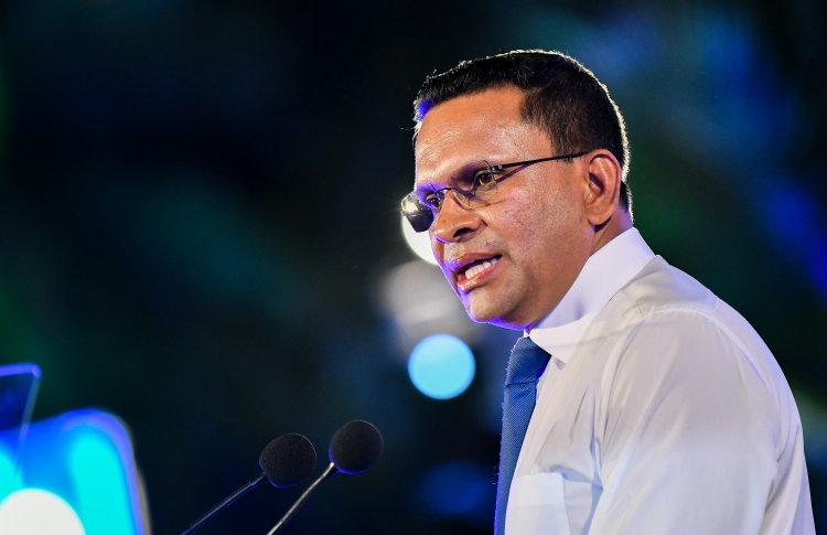 ބޭހަށް ސަލާން ޖެހުން ހުއްޓުވަން ނާޒިމްގެ ހައްްލެއް!