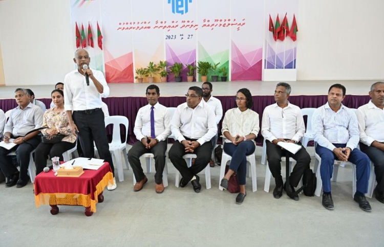 ބިރު ފިލައި ރަށްރަށް ވަށާލާފައި ވަނީ ހަމަޖެހުން: ރައީސް