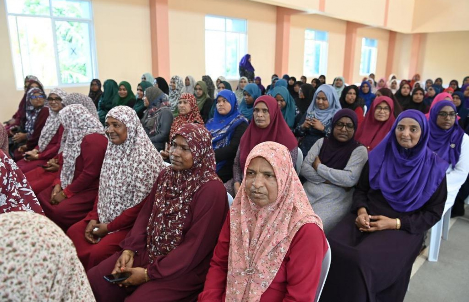 ރައީސް އިބްރާހިމް މުހައްމަދު ސޯލިހު ފ. ނިލަންދޫގެ ރައްޔިތުންނާ ބައްދަލުކުރެއްވުމަށް ބޭއްވި ބައްދަލުވުން.-- ފޮޓޯ: ރައީސް އޮފީސް