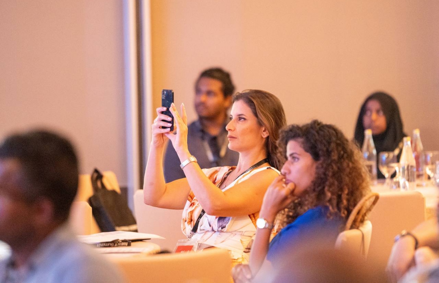 ނެކްސް ސަމިޓުގެ ބައިވެރިން. -- ފޮޓޯ: ކެއިރެޓްސޫ