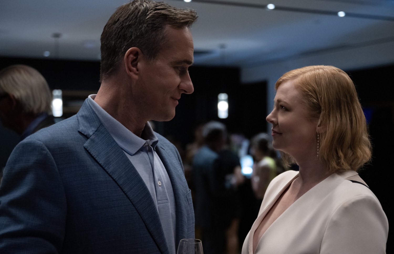 "ސަކްސެޝަން" ގެ މަންޒަރެއް؛ ލޯގަންގެ ހަމައެކަނި އަންހެން ދަރިފުޅު ޝަވާން (ކ) އަދި އޭނާގެ ފިރިމީހާ ޓޮމް