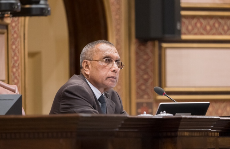 އަފީފް ރިޔާސަތު ބަލަހައްޓަވަނީ ގަވާއިދާ ހިލާފަށް!