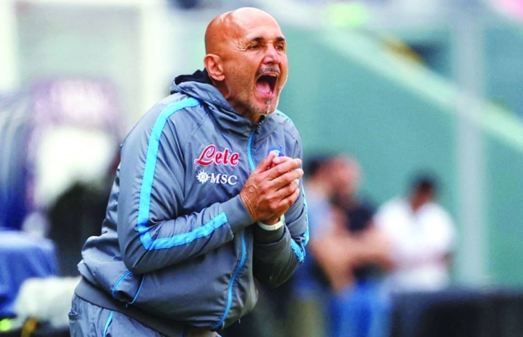 އަރާމުކުރަން ބޭނުންވާތީ ނަޕޯލީގެ ކޯޗު މަގާމުން ވަކިވަނީ