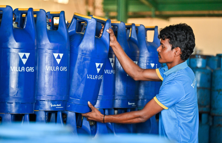 ވިލާ ހަކަތަ: ކާމިޔާބު 25 އަހަރުން ވަރުގަދަ ނަމެއް