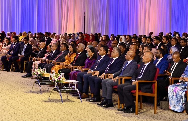 ސަރުކާރުގެ ހަފުލާތަކުގައި ކެއިންބުއިމުގެ ގައިޑްލައިނެއް