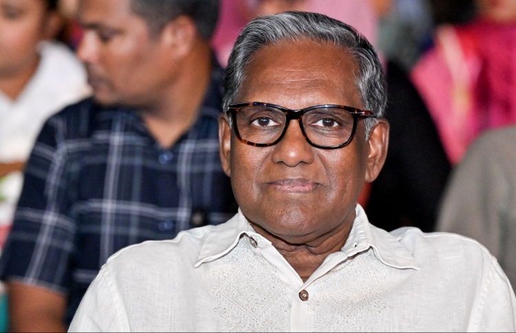 ކުރީގެ ރައީސް ވަހީދު ޕީޕީއެމުން ވަކިވެވަޑައިގެންފި