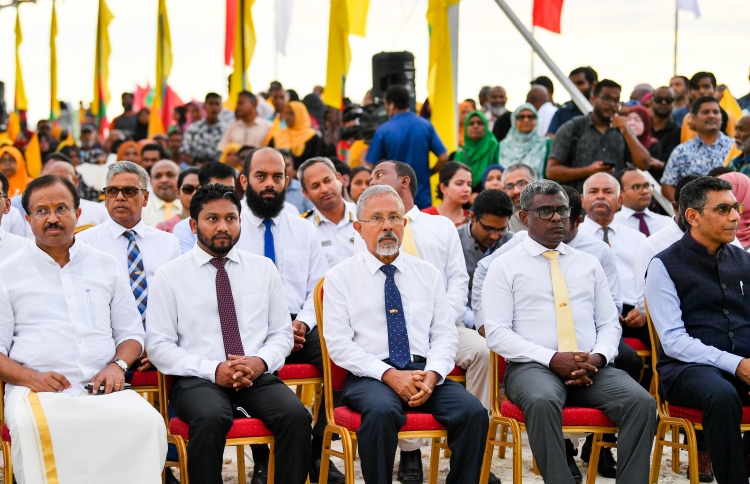 އައްޑޫން ޑިމޮކްރެޓްސްއަށް ސޮއިކުރީ 300 މީހުން:އިބުރޭ