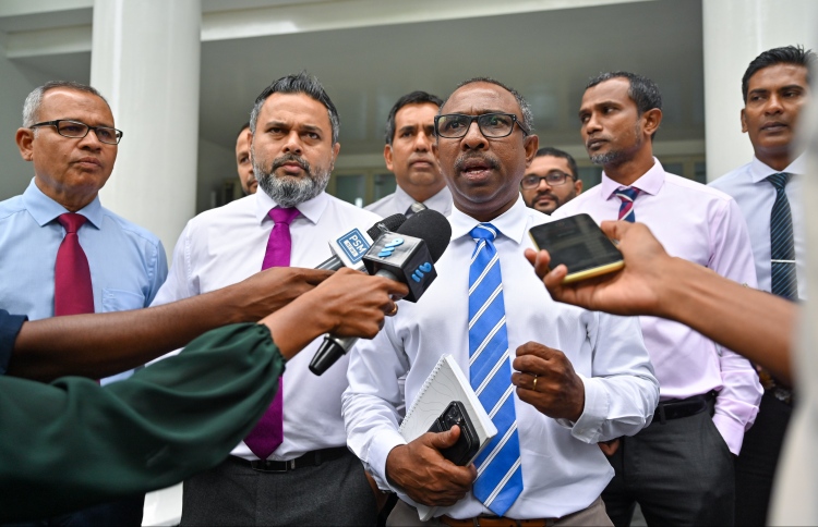 މޮރިޝަސް އަށް ފޮނުވި ސިޓީ ނުދިން: އާޒިމް