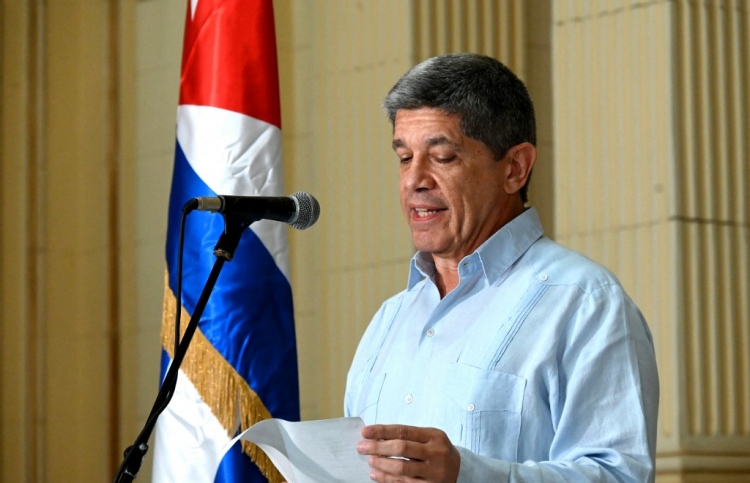 ޗައިނާ އިން ކިއުބާގައި އެމެރިކާ އަށް ޖާސޫސް ކުރަނީ