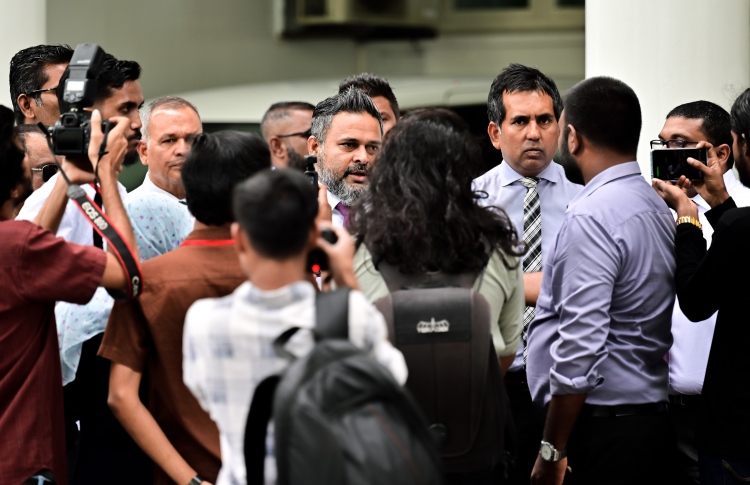 އިދިކޮޅުގެ ލީޑަޝިޕް ރައީސް އޮފީސް ދޮށަށް!