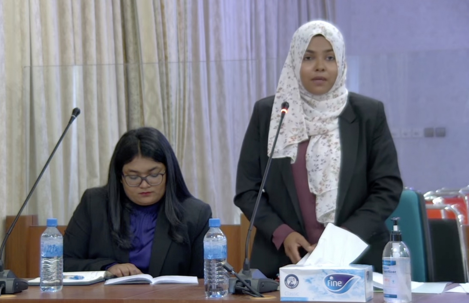 އިންފޮމޭޝަން ކޮމިޝަނަރުގެ އޮފީހުގެ ވަކީލުން ހައި ކޯޓުގައި.