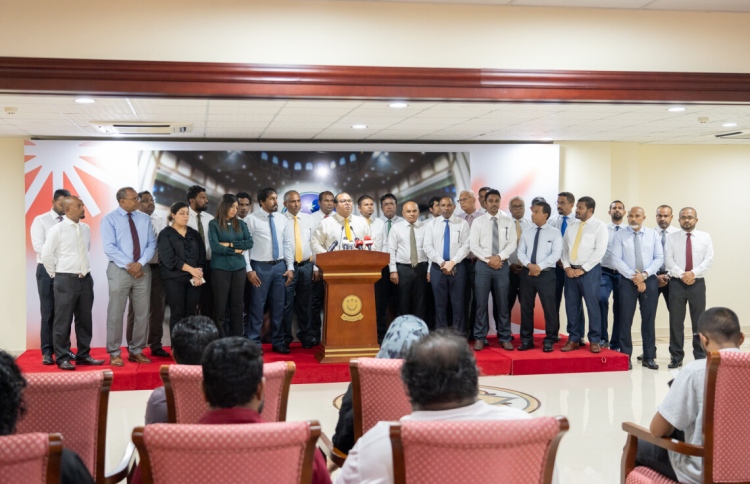 ބަރުލަމާނީ ގަރަރުގެ މަޝްވަރާ އަނެއްކާ ލަސްވެއްޖެ