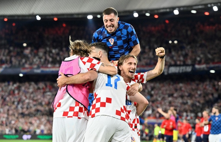 ނެދަލެންޑްސް ބަލިކޮށް ކްރޮއޭޝިއާ ފައިނަލަށް