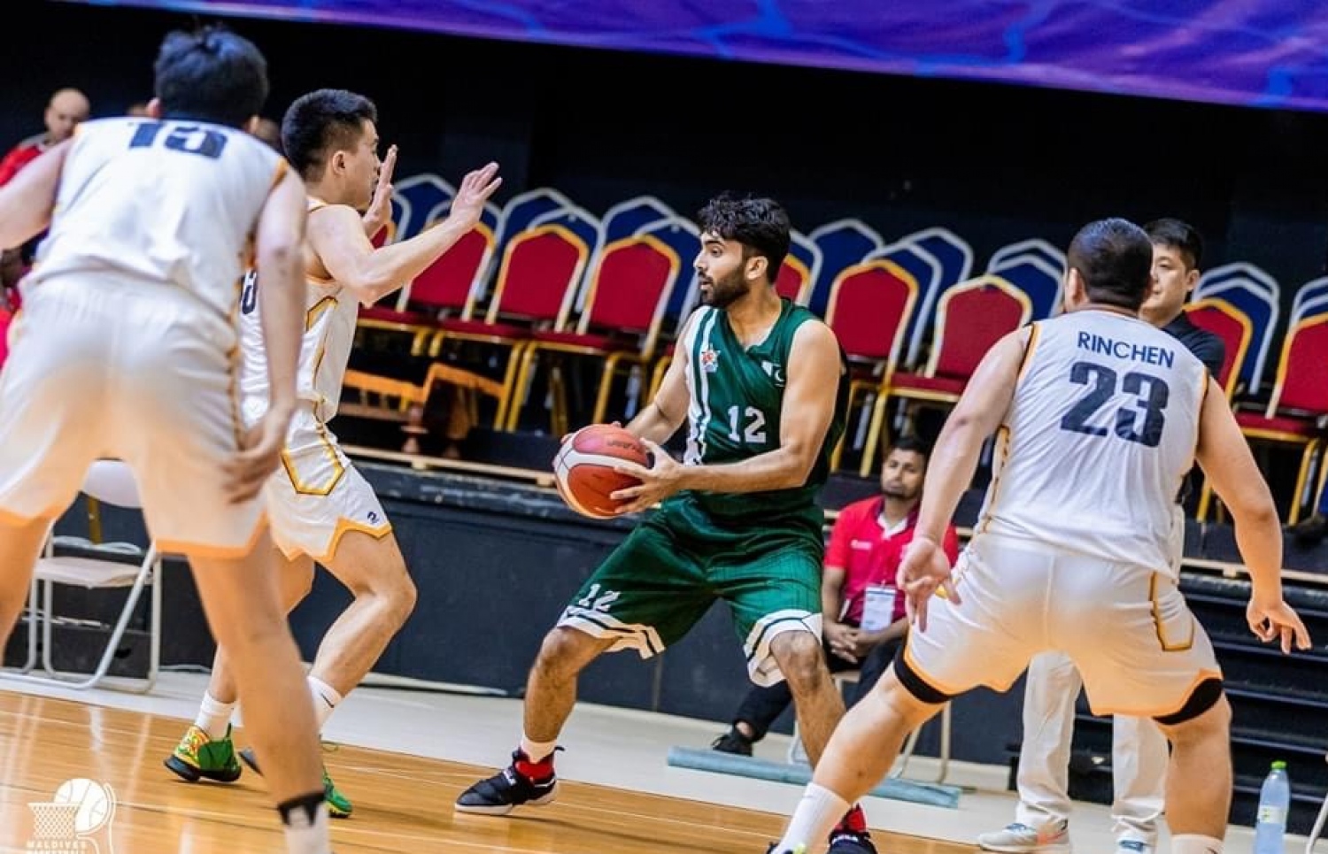 ޕާކިސްތާނާއި ބޫޓާން މިރޭ ކުޅުނު މެޗުގެ ތެރެއިން --- ފޯޓޯ: އެމްބީއޭ