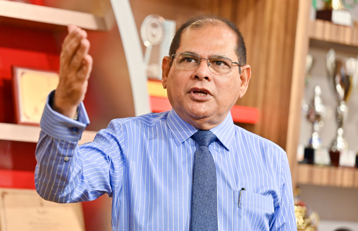 އަހުމަދިއްޔާގެ ޕްރިންސިޕަލް ރަޝީދު، މީގެ ކުރިން "މިހާރު" އަށް އިންޓަވިއު ދެއްވަނީ.-- ފޮޓޯ: ނިޝާން އަލީ/ މިހާރު