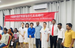 Chinese Ambassador Wang Lixin and Minister of Health Ahmed Naseem visits the Chinese medical experts team and patients-- Photo: Chinese Embassy