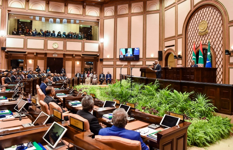 ރައީސުލްޖުމްހޫރިއްޔާ މަޖިލީހަށް ހާޒިރުކުރެވޭނެ؟