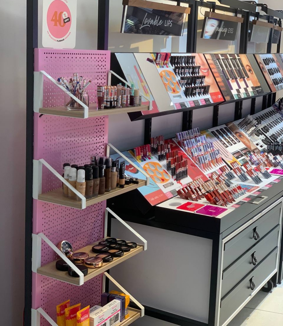 ޑިސްކައުންޓު ލިބޭ "ފްލޯމާ"ގެ އައިޓަމްތައް. -- ފޮޓޯ: ލެކިއުޓް