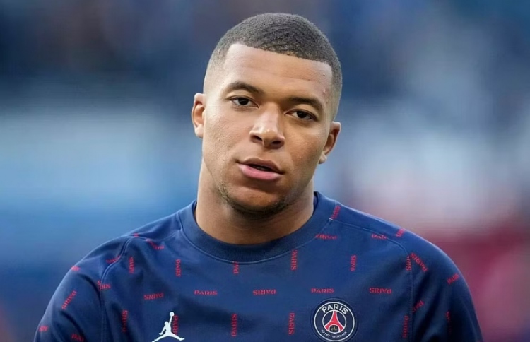 ކުޑަކުއްޖެއްގެ މަރާ އެކު އެމްބާޕޭ އެދުނީ އަނިޔާ ހުއްޓާލަން