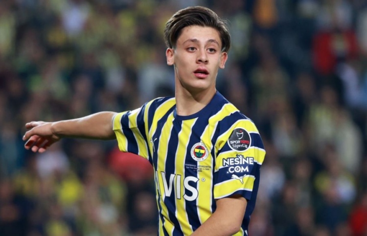 ތުރުކީގެ ޒުވާން ކުޅުންތެރިޔާގެ ސޮއިހޯދަން ރެއާލް، ބާސާ