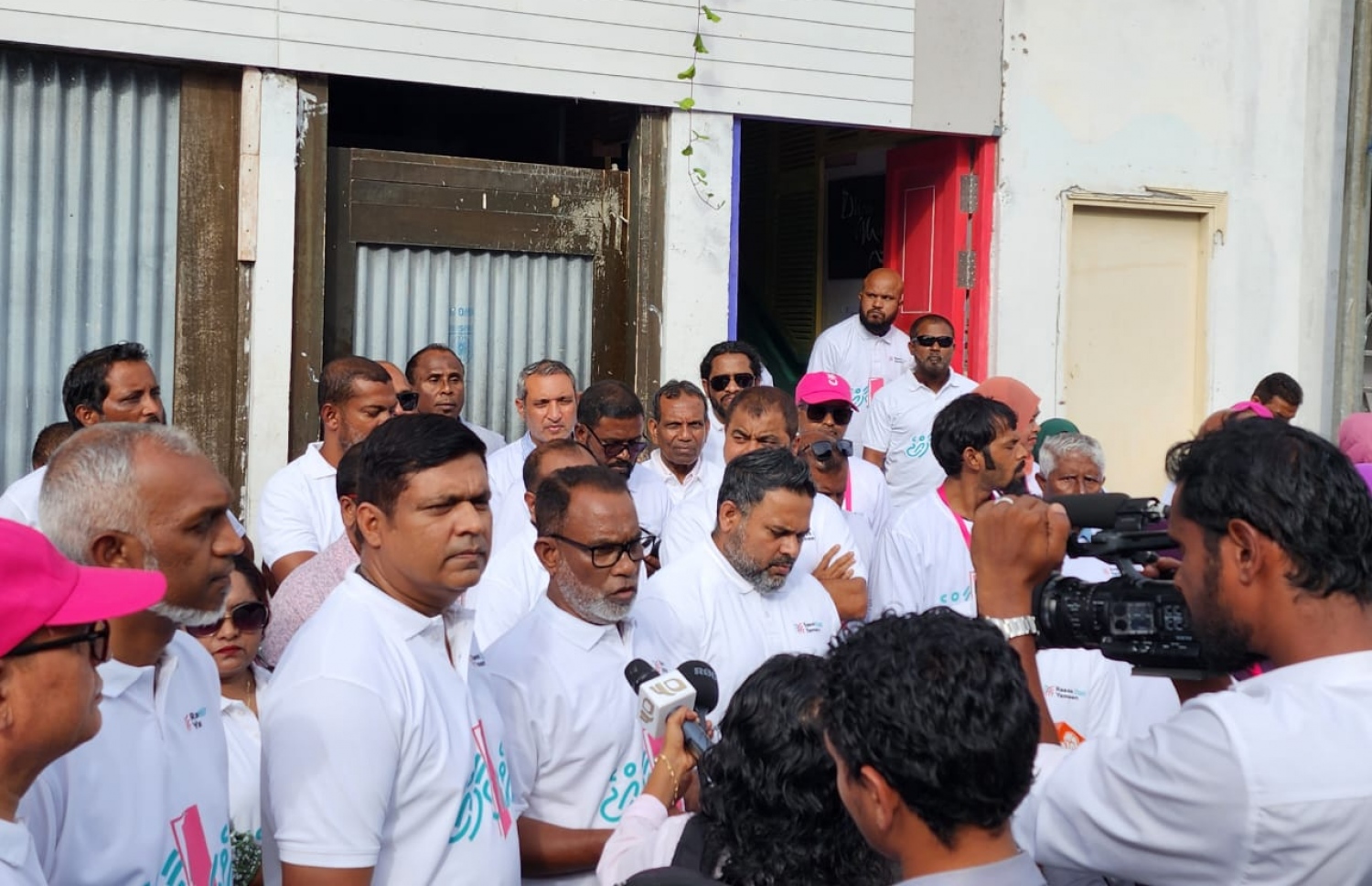 ޕީޕީއެމް އިން މާލޭގައި ކެމްޕެއިން ފެށުމަށް ބޭއްވި ހަރަކާތުގައި އެ ޕާޓީ ހިންގެވުމާ ހަވާލު ހުންނެވި އަބްދުރަހީމް ވާހަކަ ދައްވަނީ. -- ފޮޓޯ: ޕީޕީއެމް