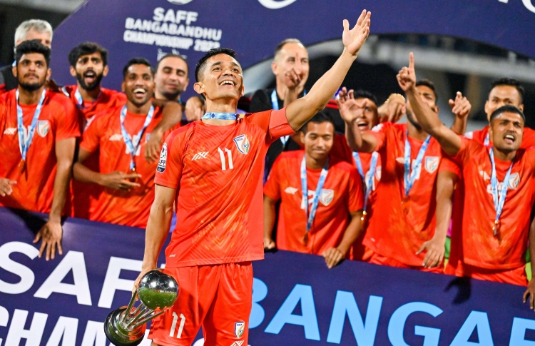 ރަން ބޫޓާއި މޮޅު ކުޅުންތެރިޔާގެ އެވޯޑްވެސް ޗެތުރީ އަށް