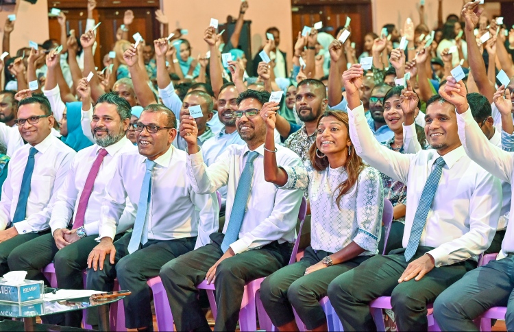ޑިމޮކްރެޓްސްގެ މެންބަރުންގެ ބަދަލުގައި ކޯޓަށް ދާނީ ޕާޓީ