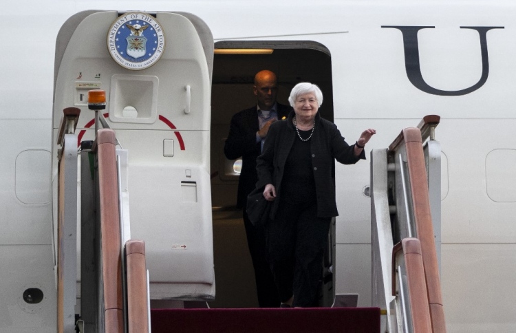 މަސްރަހު ފިނިކުރަން އެމެރިކާގެ މާލީ ވަޒީރު ޗައިނާ އަށް