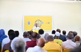 President Ibrahim Mohamed Solih speaking with residents of Shaviyani atoll Maroshi