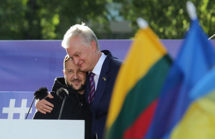 ނޭޓޯ އިން ޒެލެންސްކީ ރުޅިއަރުވާލައިފި