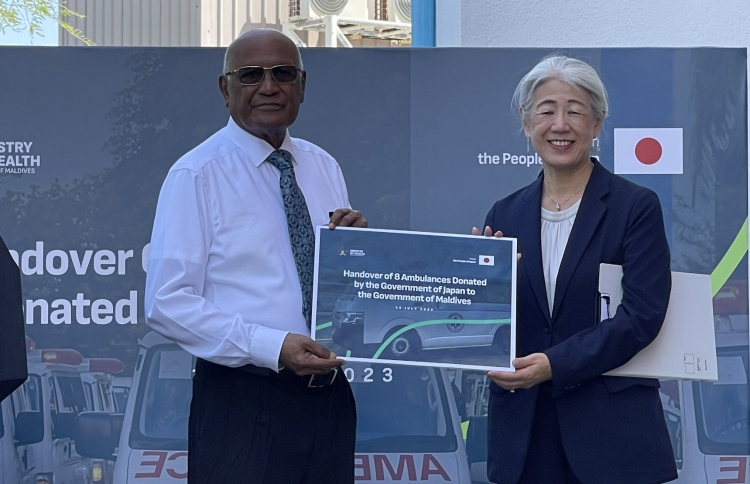 ޖަޕާނުން ހަދިޔާކުރި އެމްބިއުލާސްތައް ހަވާލުކޮށްފި