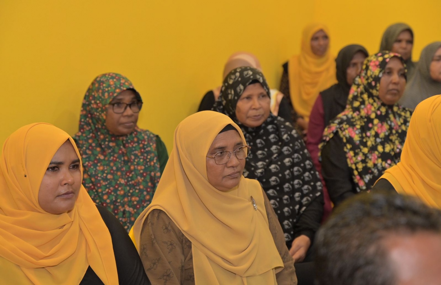 ރައީސް އިބްރާހިމް މުހައްމަދު ސޯލިހު ރިޔާސީ ކެމްޕެއިނަށް މ. ދިއްގަރުގައި ބޭއްވި ޖަލްސާގައި އާންމުން ބައިވެރިވަނީ.-- ފޮޓޯ: އެމްޑީޕީ