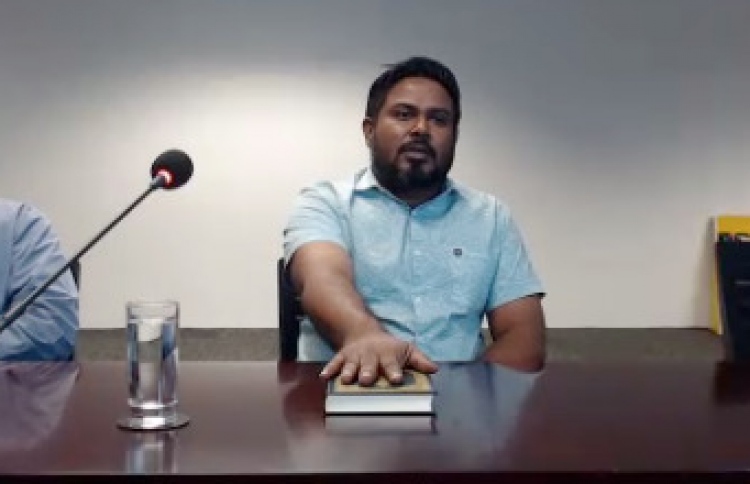 ފުއްގިރި މައްސަލަ: އަދީބު ދިން ދަބަހެއް މީޓިން ރޫމަށް